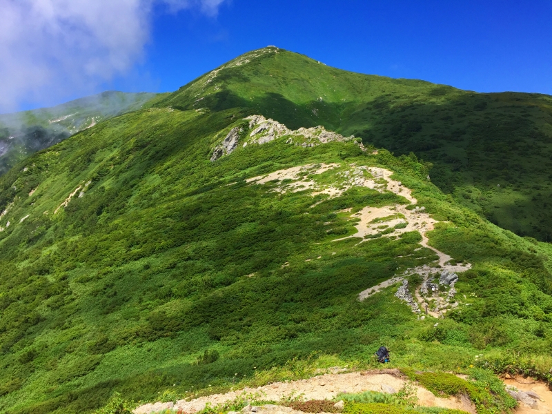 飯豊本山への稜線