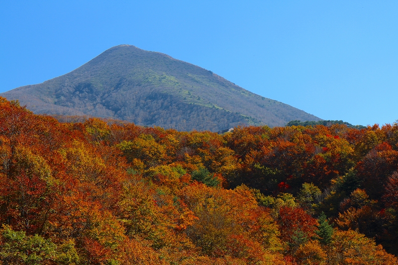 紅葉と磐梯山