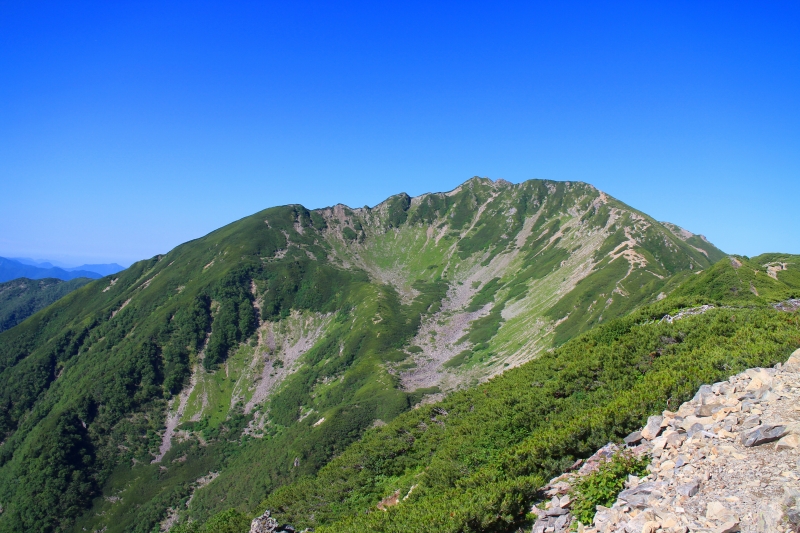 小仙丈ヶ岳(標高: 2,855m)からの仙丈カール