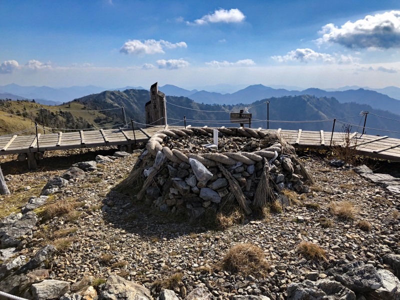 剣山山頂(標高: 1,955m)