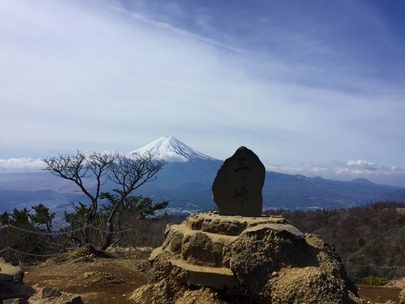 三つ峠山頂 (標高: 1,785m)